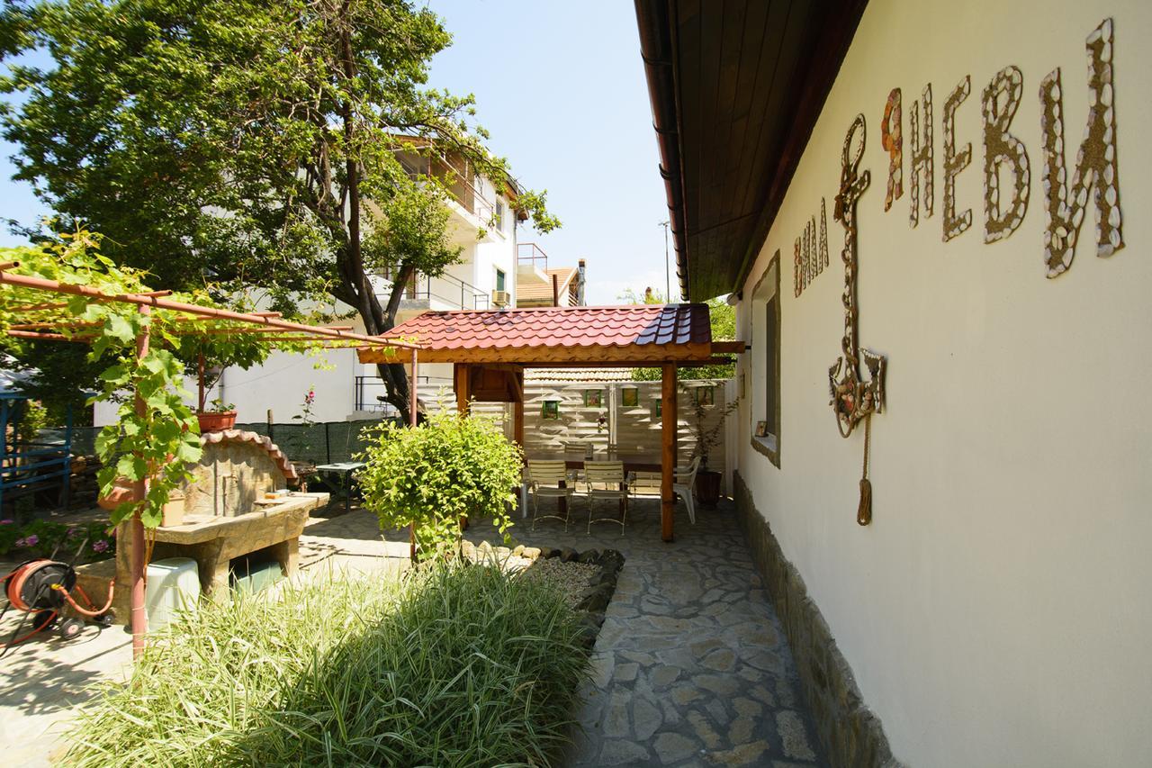 Villa Yanevi ロゼネッツ エクステリア 写真